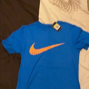 Nike men’s tee shirt